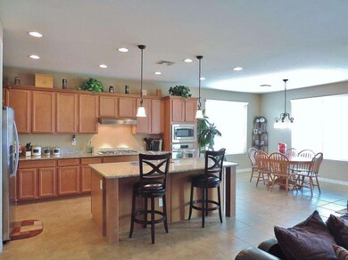 4 Kitchen and Breakfast