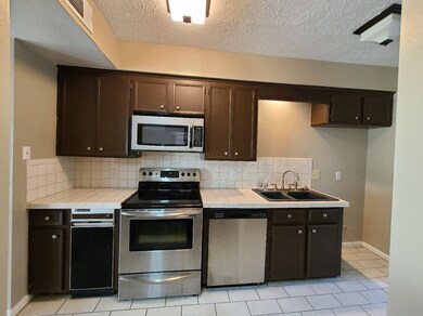 Great Kitchen for Entertaining
