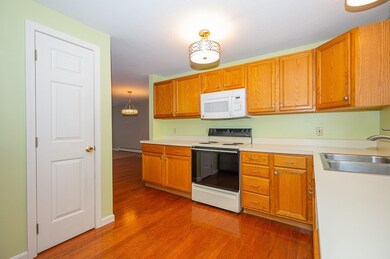 22 Gates Crossing unit 22, Leominster, MA 01453 - photo 3