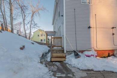 23 Sigourney St, Worcester, MA 01605 - photo 2