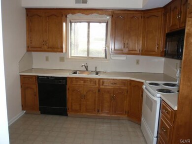 885 Cold Spring Rd unit 2, Allentown, PA 18103 - photo 5