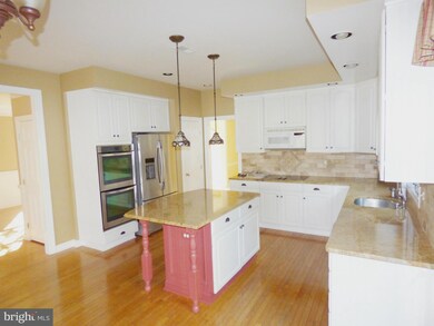 21514 Manor View Cir, Germantown, MD 20876 - photo 7