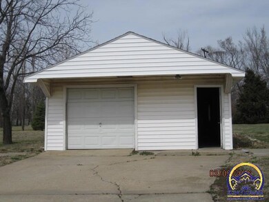 102 W 1st St, Hoyt, KS 66440 - photo 5