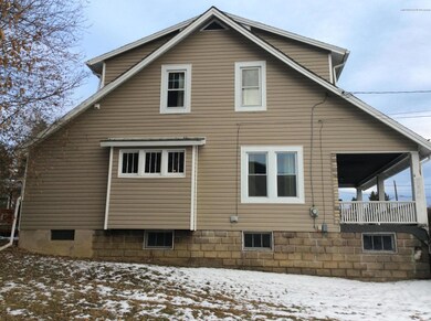 807 Butler St, Dunmore, PA 18512 - photo 4