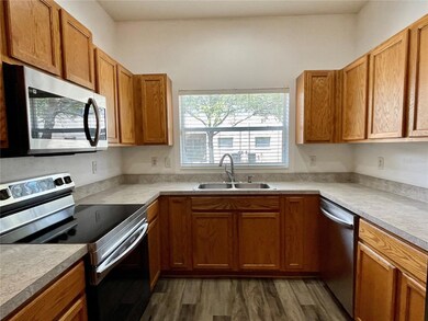 9904 Venetian River Way, Tampa, FL 33619 - photo 6