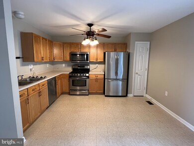 406 Hupps Hill Ct, Strasburg, VA 22657 - photo 5