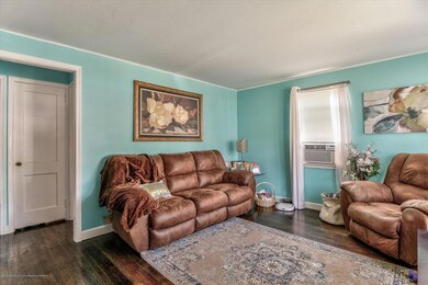 03-Living Room