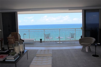 LIVING ROOM VIEW