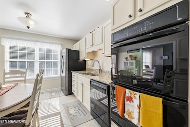 Kitchen w/All Appliances to Remain