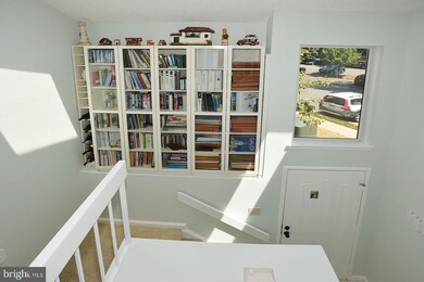 1927B Villaridge Dr, Reston, VA 20191 - photo 4