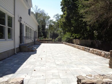 531 Hollow Tree Ridge Rd, Darien, CT 06820 - photo 4