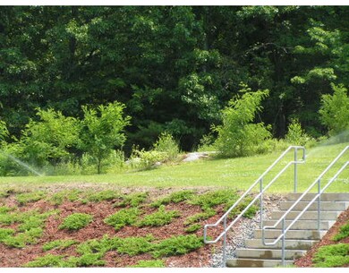 525 Merrill Ln, Dracut, MA 01826 - photo 2