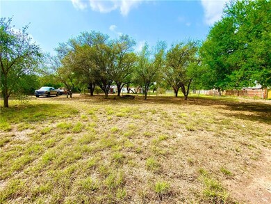 402 W Sugar Cane Dr, Weslaco, TX 78599 - photo 3