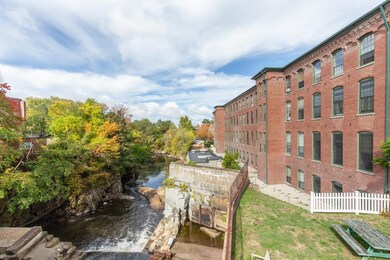 Emerson Mills unit M7, Pembroke, NH 03275 - photo 3