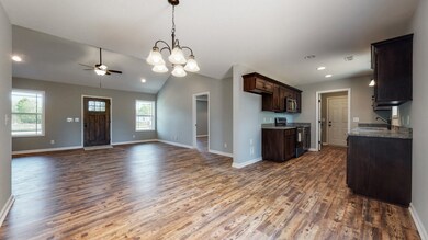 114 E Bomar Ct, Shelbyville, TN 37160 - photo 7