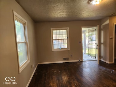 2121 Winfield Ave, Indianapolis, IN 46222 - photo 3