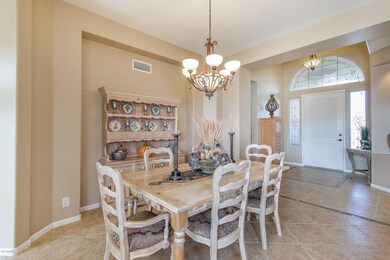 4) FORMAL DINING