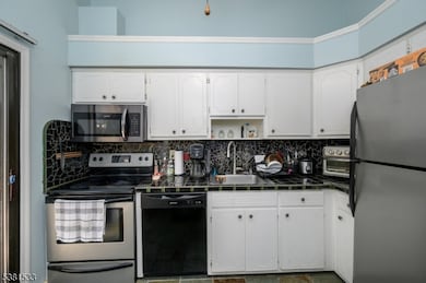 15 South Ct unit 141G, Clinton, NJ 08809 - photo 6