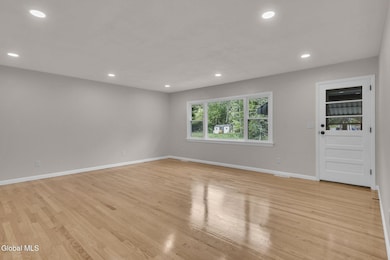 Interior 02