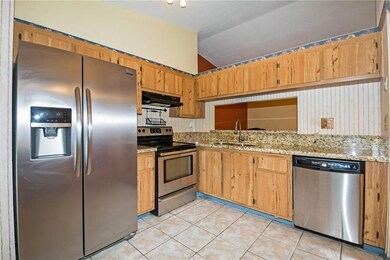 stainless appliances & brand new granite counterto