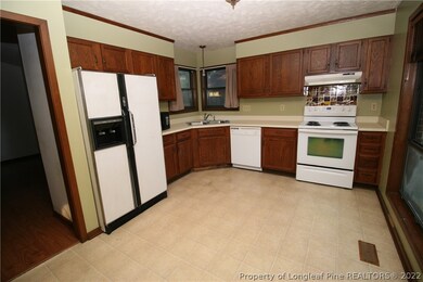 4464 Briton Cir, Fayetteville, NC 28314 - photo 6