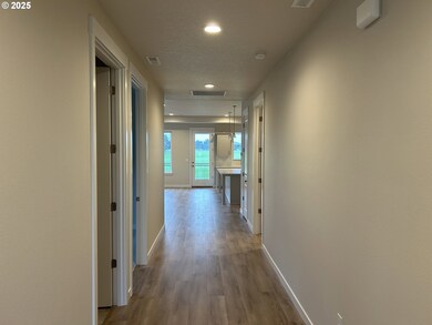 704 Magnolia Ave unit 43, Woodburn, OR 97071 - photo 2