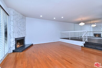 21800 Marylee St unit 53, Woodland Hills, CA 91367 - photo 3