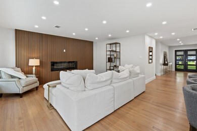 722 W 38th St, Houston, TX 77018 - photo 7