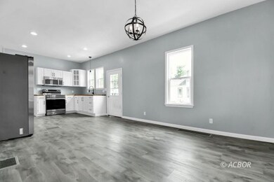 Dining into kitchen