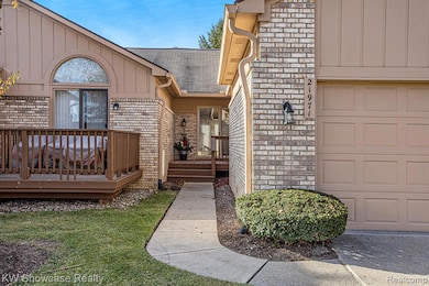 21971 Lancrest Ct unit 293, Farmington Hills, MI 48335 - photo 2