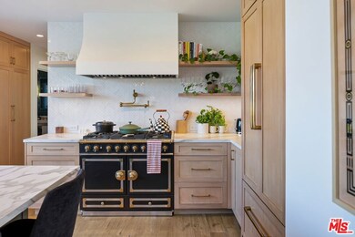 2720 Hollyridge Dr, Los Angeles, CA 90068 - photo 4