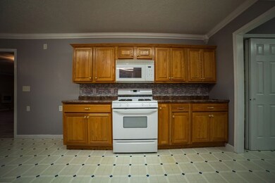 676 Indian Springs Cir, Manchester, TN 37355 - photo 5