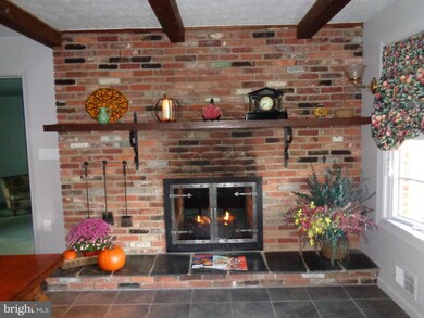 6944 Greenwood Dr, Glenn Dale, MD 20769 - photo 6