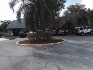 8441 SW 40th Ct, Davie, FL 33328 - photo 4