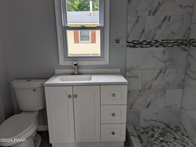 112 River Rd unit B, Millrift, PA 18340 - photo 5