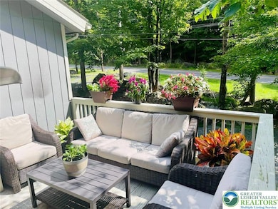 199 Gate Rd N, Lake Ariel, PA 18436 - photo 2