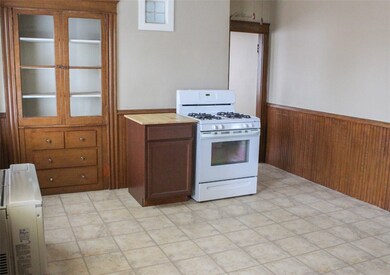 29 Bourne St, Bristol, RI 02809 - photo 4