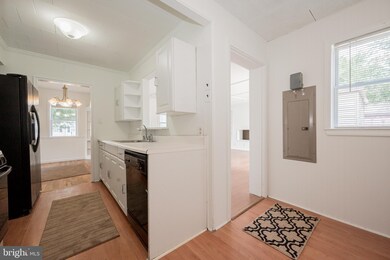 717 Woodsedge Rd, Wilmington, DE 19804 - photo 3