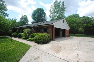 210 Valley Stream Rd, Statesville, NC 28677 - photo 2