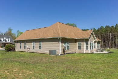 2005 Eastview Dr-7