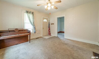 1110 N Kickapoo St, Lincoln, IL 62656 - photo 2