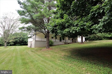 21127 Mount Aetna Rd, Hagerstown, MD 21742 - photo 3