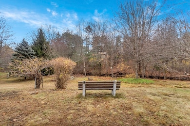 401 Grayson Dr, Springfield, MA 01119 - photo 4