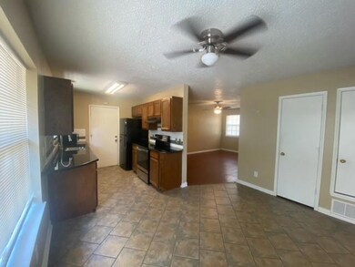 800 Red Oak Ct, Azle, TX 76020 - photo 7