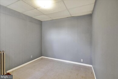 716 N 6th St, Reading, PA 19601 - photo 4