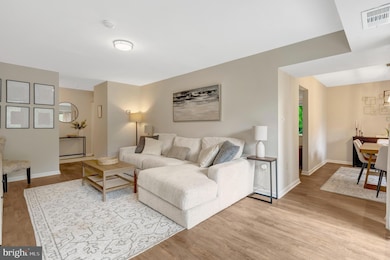 3105 Buccaneer Ct unit 201, Fairfax, VA 22031 - photo 6