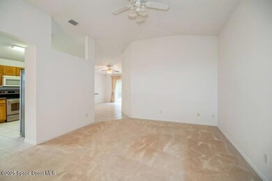 03_570BentonDr_1_LivingRoom_FlexMLS800x6