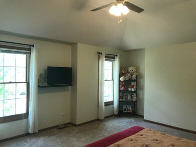 897 Wellington Cir, Aurora, IL 60506 - photo 5