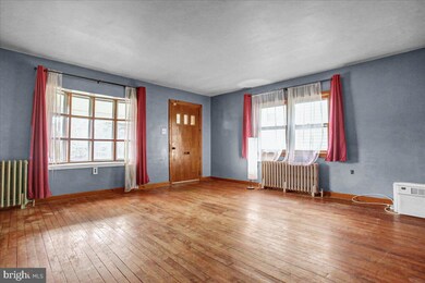 1221 Brooke Blvd, Reading, PA 19607 - photo 5