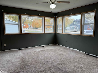 527 E 4th St, Glidden, IA 51443 - photo 5